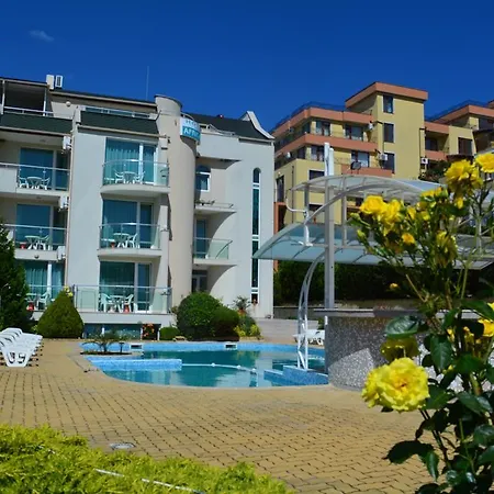 Family Hotel Africana 3*